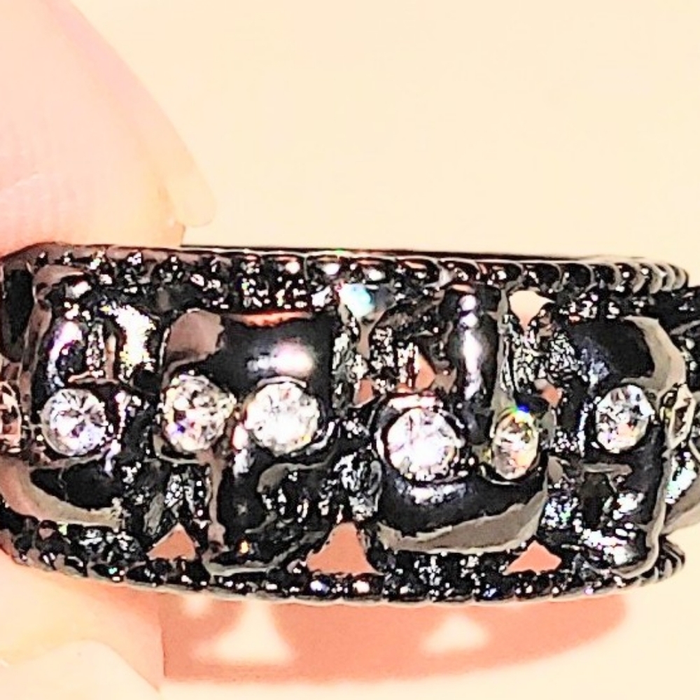 White Eye Skull Chunky Ring